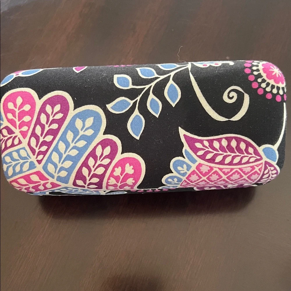 NWOT-Vera Bradley Black Floral Hard Shell Eyeglass Case